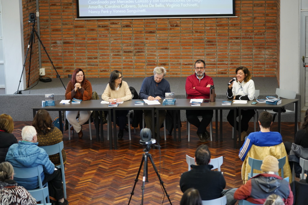 Mesa presentación libro